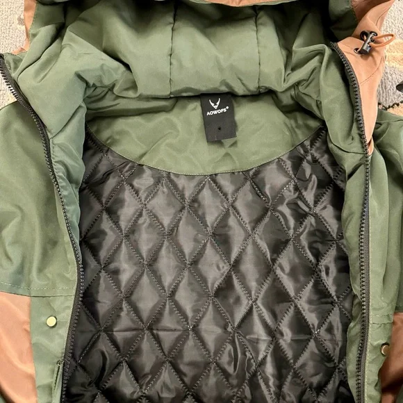 Men's Green and Brown Techwear Jacket - Picture 3 of 6